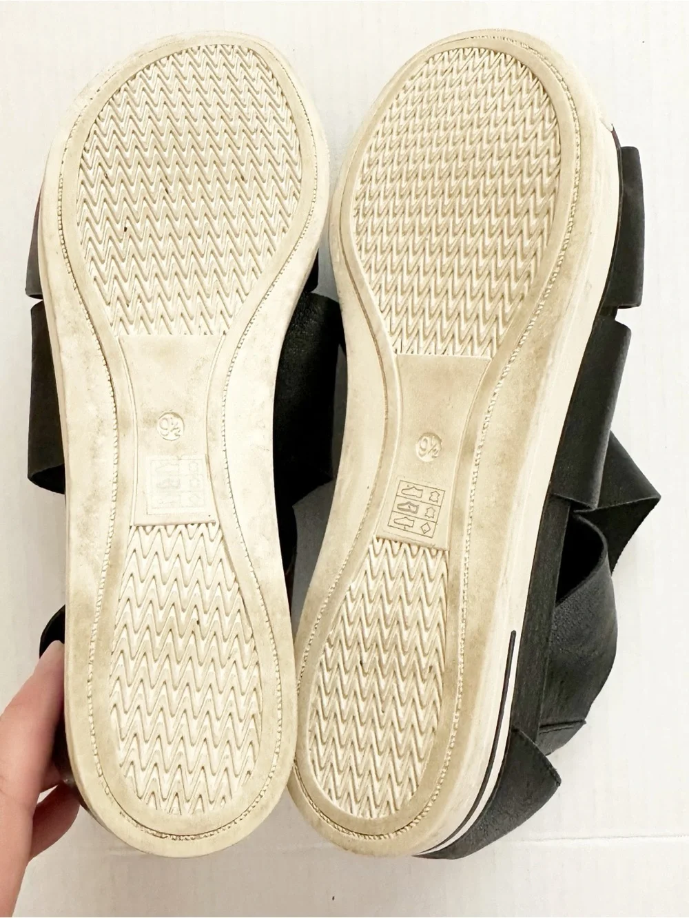 EILEEN FISHER leather sport tumbled sneakers sandals black platform size 9.5